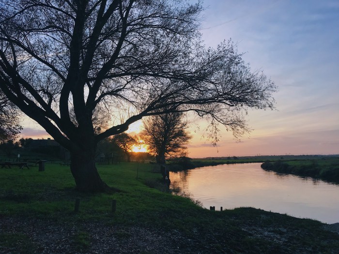 Coucher de soleil sur la rivière